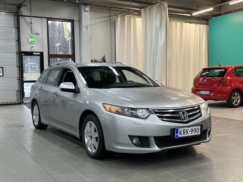 Honda Accord vaihtoauto