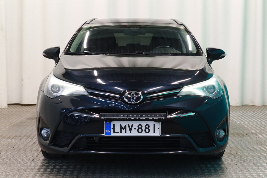 Toyota Avensis vaihtoauto