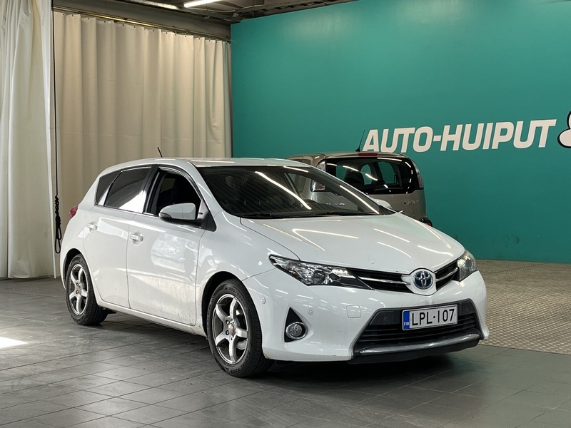 Toyota Auris vaihtoauto