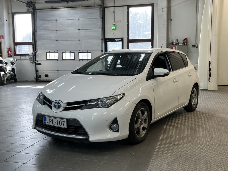 Toyota Auris vaihtoauto