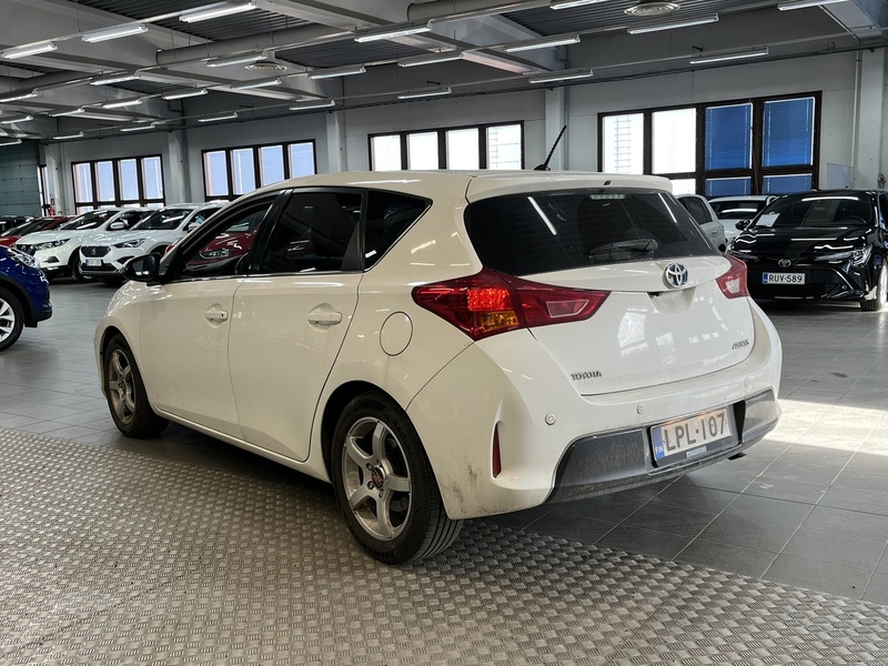 Toyota Auris vaihtoauto