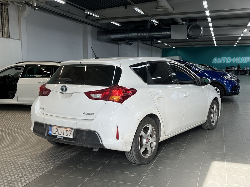 Toyota Auris vaihtoauto