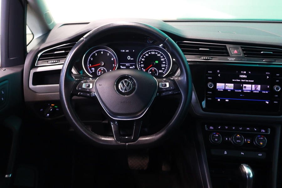 Volkswagen Touran vaihtoauto