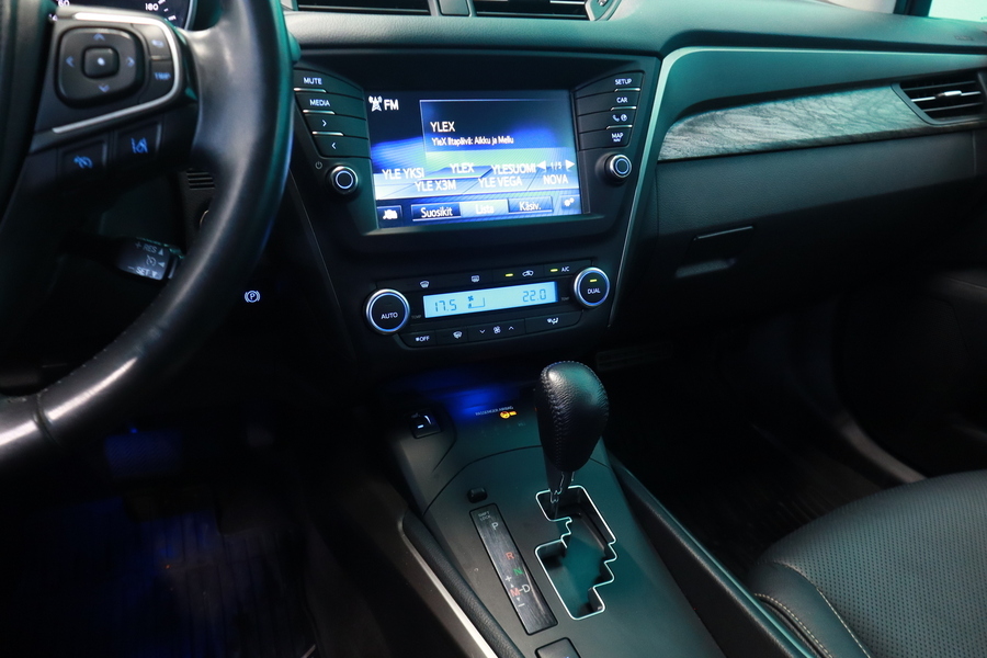 Toyota Avensis vaihtoauto