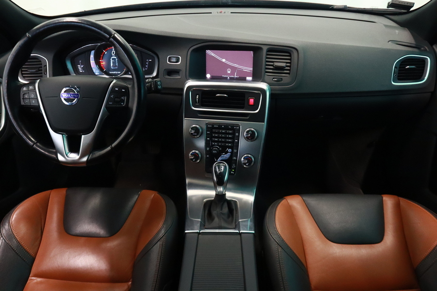 Volvo V60 Cross Country vaihtoauto
