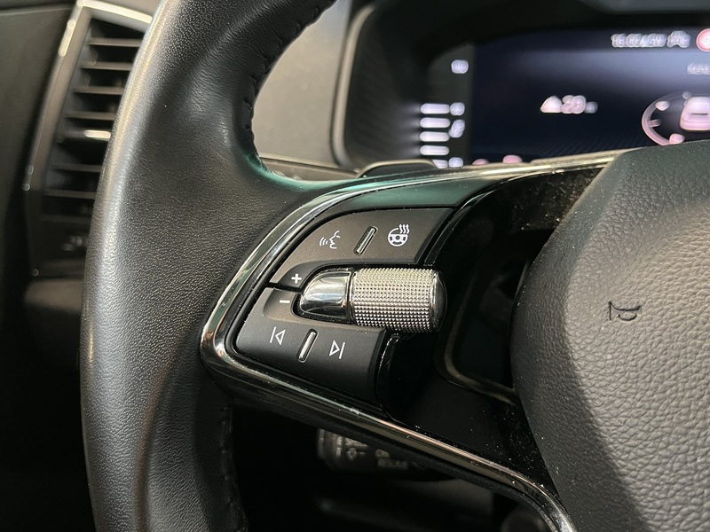 Skoda Karoq vaihtoauto