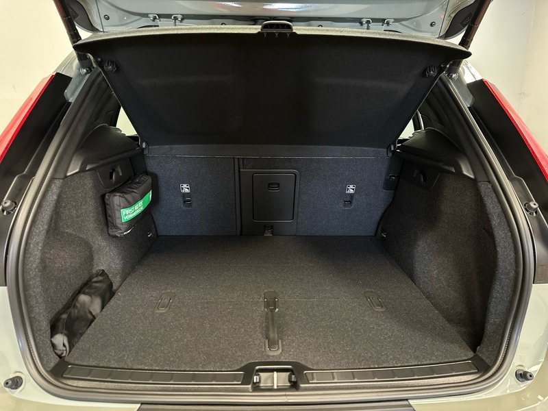 Volvo EX40 vaihtoauto