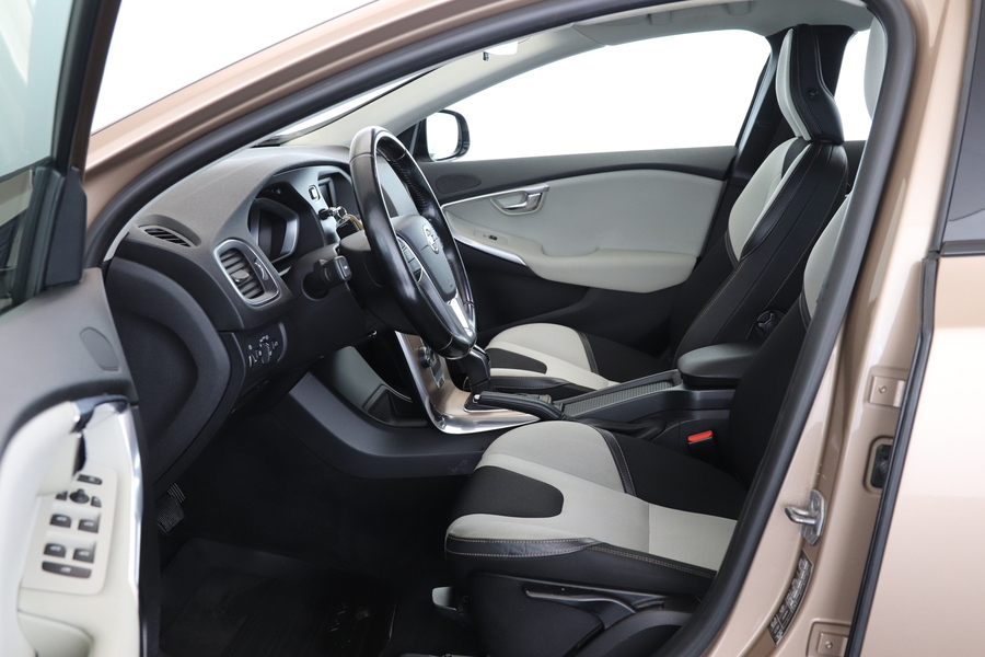 Volvo V40 Cross Country vaihtoauto