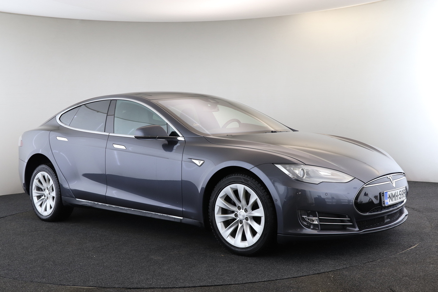 Tesla Model S vaihtoauto