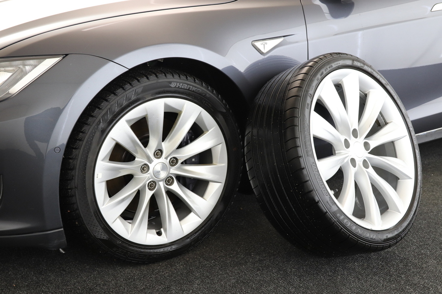 Tesla Model S vaihtoauto