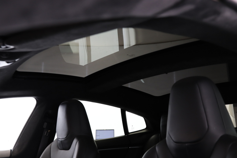 Tesla Model S vaihtoauto