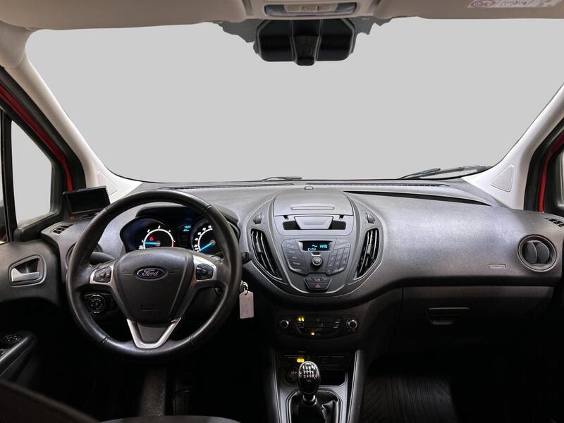 Ford Transit Courier vaihtoauto