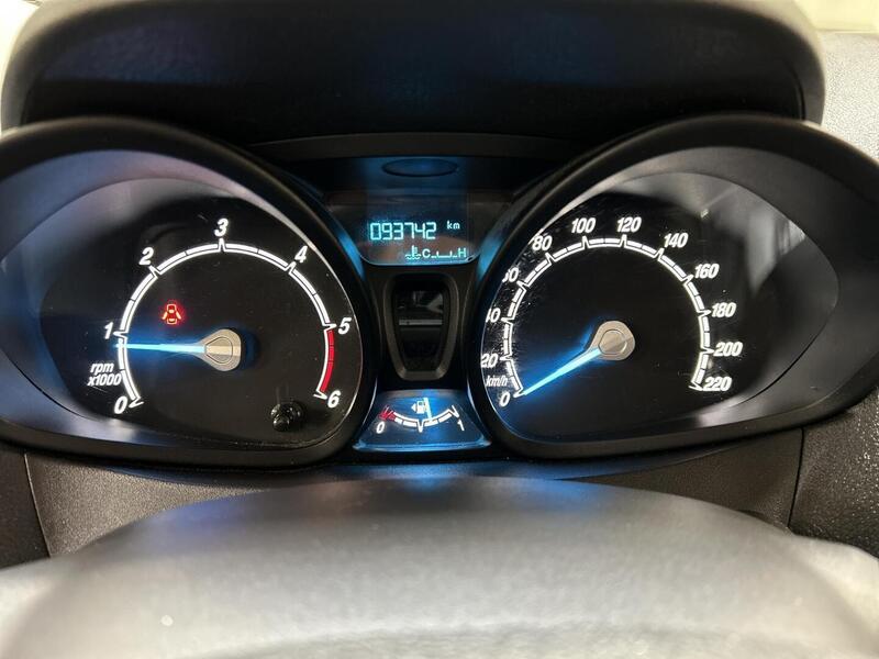 Ford Transit Courier vaihtoauto