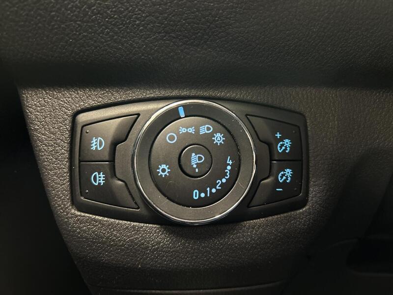 Ford Transit Courier vaihtoauto