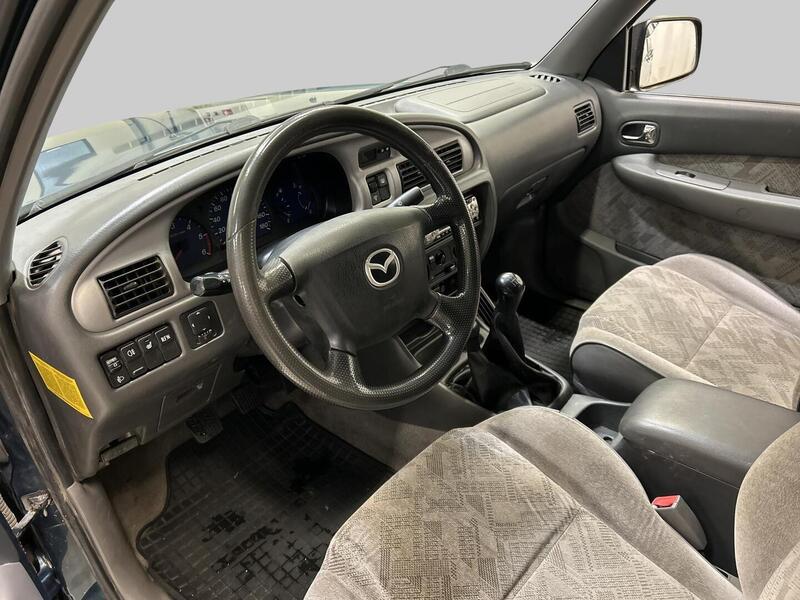 Mazda B2500 vaihtoauto