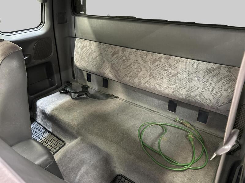 Mazda B2500 vaihtoauto