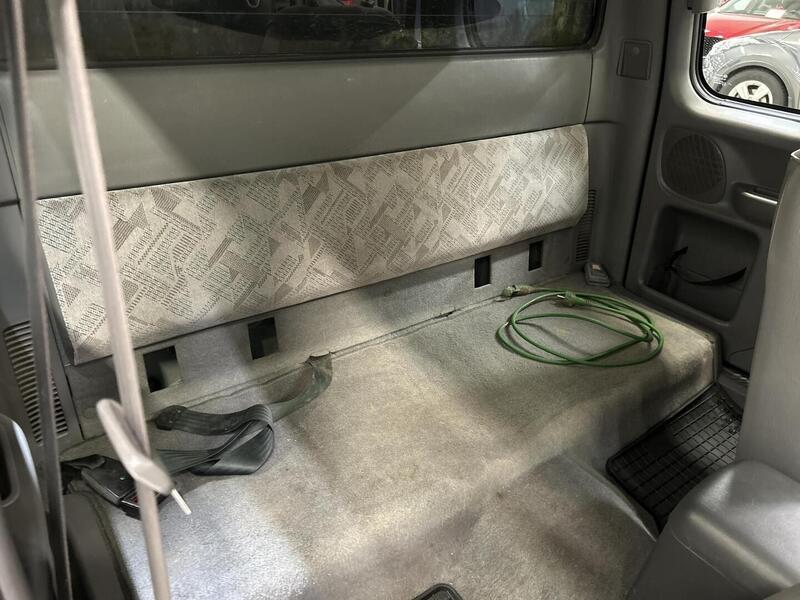 Mazda B2500 vaihtoauto