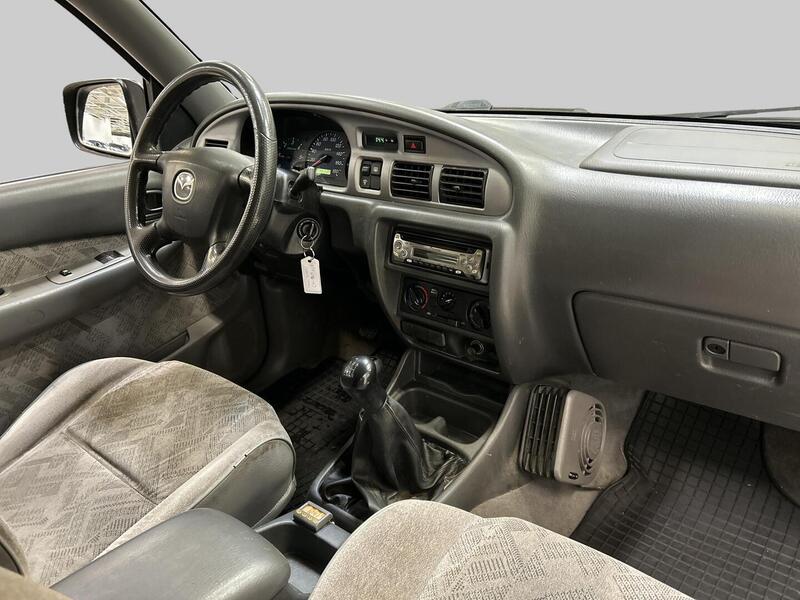 Mazda B2500 vaihtoauto