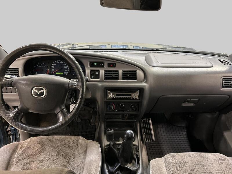 Mazda B2500 vaihtoauto