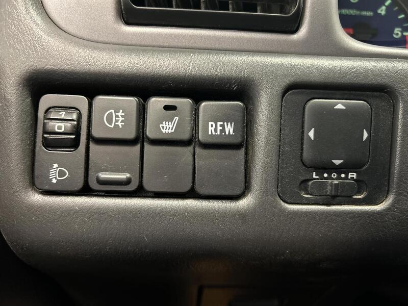 Mazda B2500 vaihtoauto