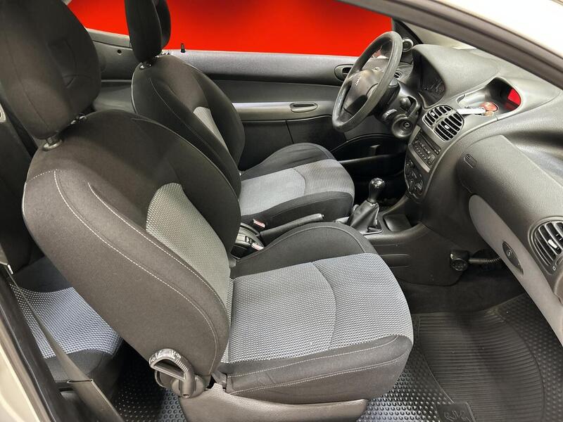 Peugeot 206 vaihtoauto