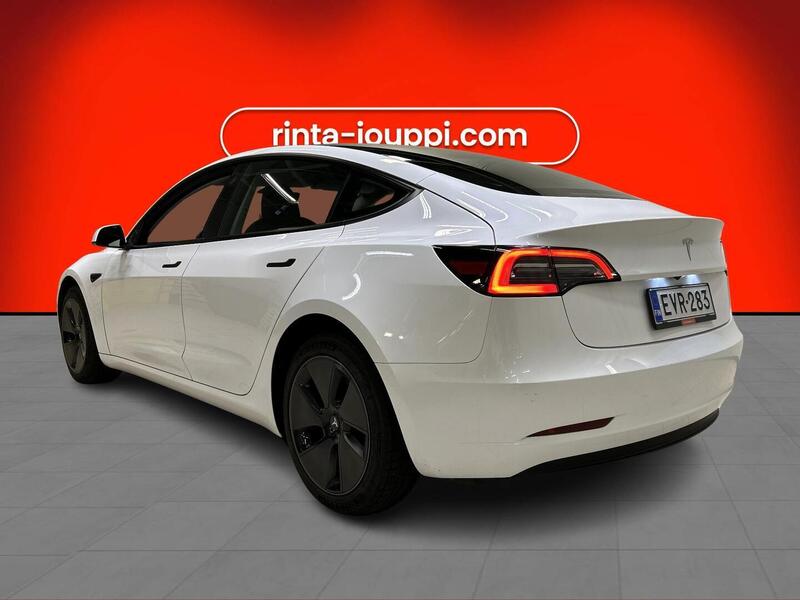 Tesla Model 3 vaihtoauto