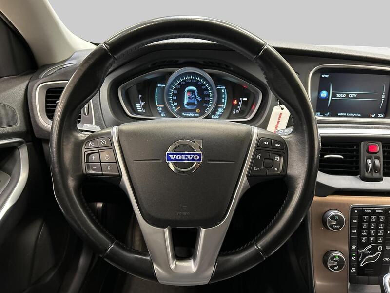 Volvo V40 Cross Country vaihtoauto