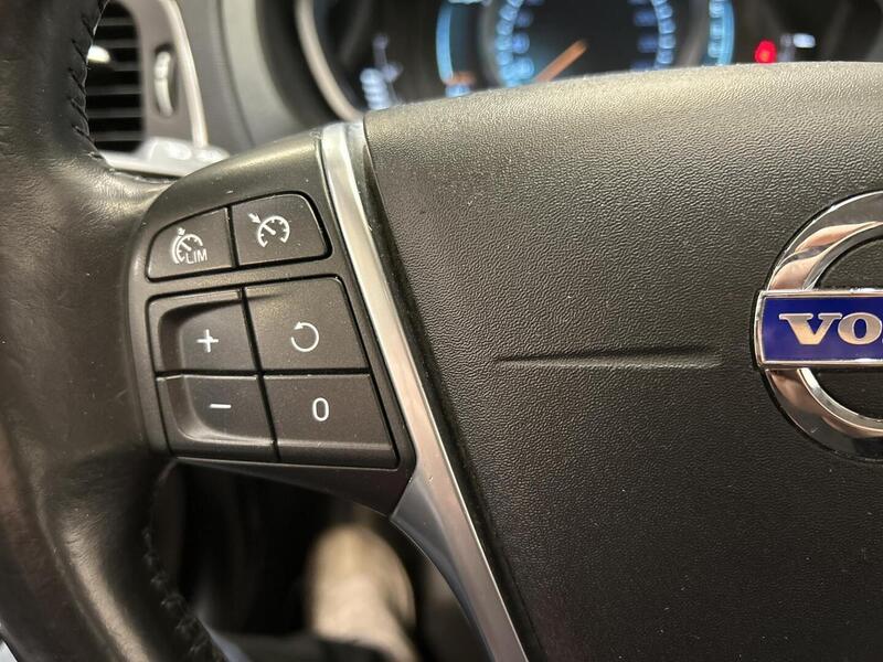 Volvo V40 Cross Country vaihtoauto