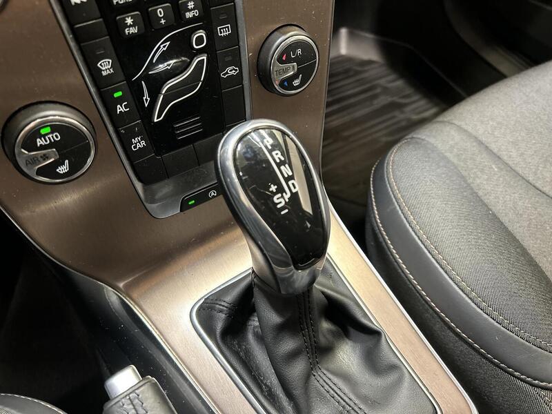 Volvo V40 Cross Country vaihtoauto