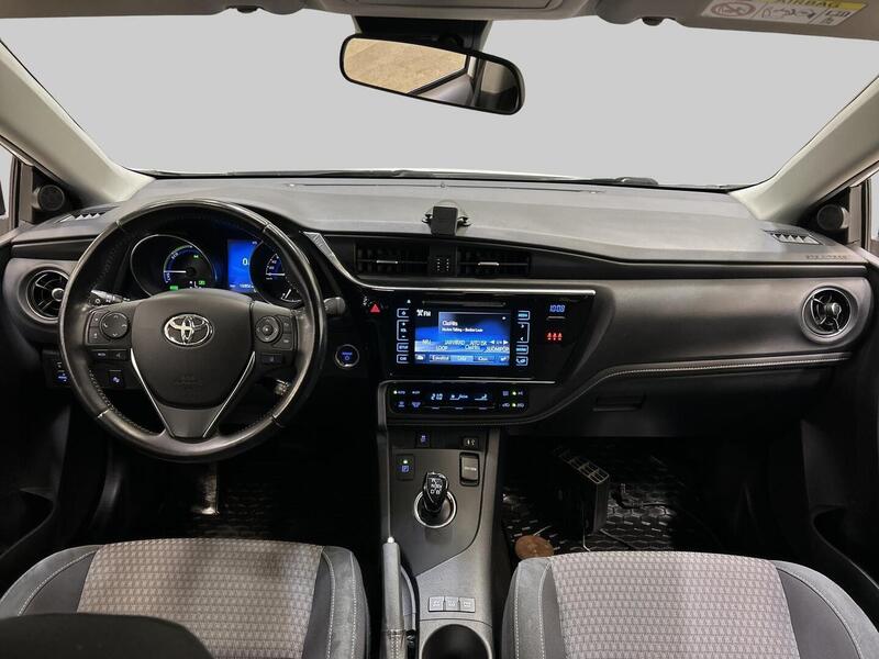 Toyota Auris vaihtoauto