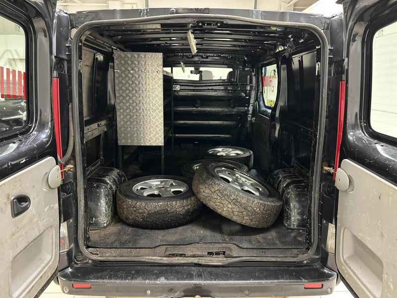 Opel Vivaro vaihtoauto