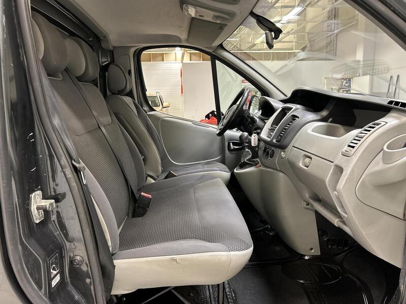 Opel Vivaro vaihtoauto