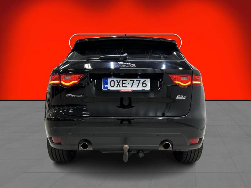 Jaguar F-PACE vaihtoauto