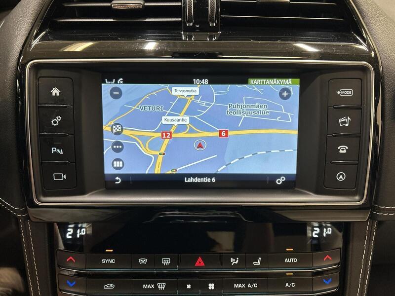 Jaguar F-PACE vaihtoauto