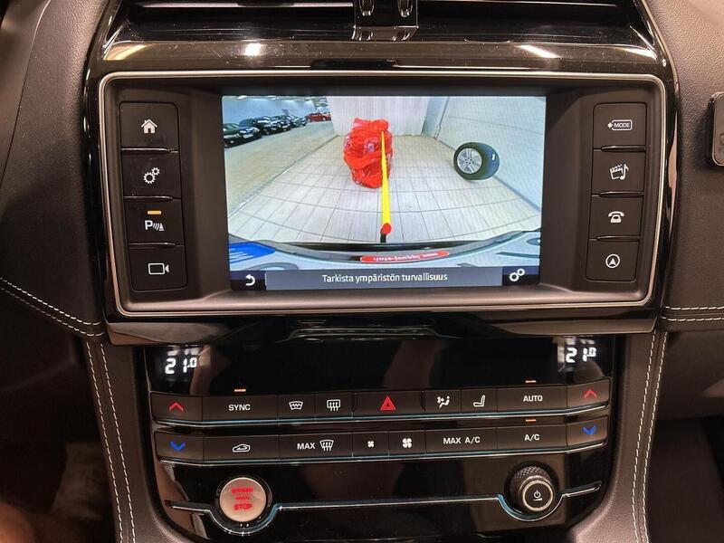 Jaguar F-PACE vaihtoauto