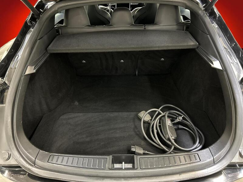 Tesla Model S vaihtoauto