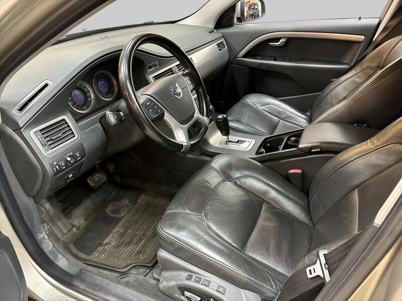 Volvo V70 vaihtoauto