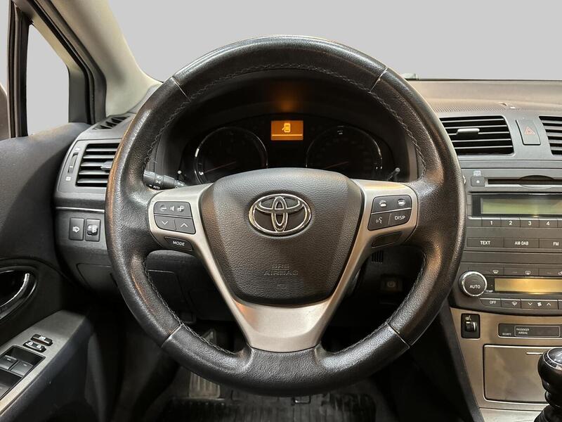 Toyota Avensis vaihtoauto