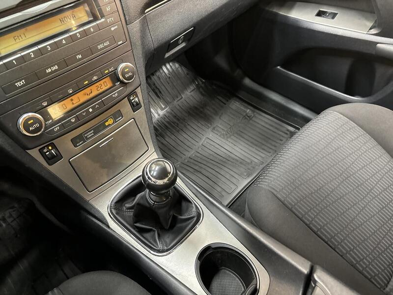 Toyota Avensis vaihtoauto