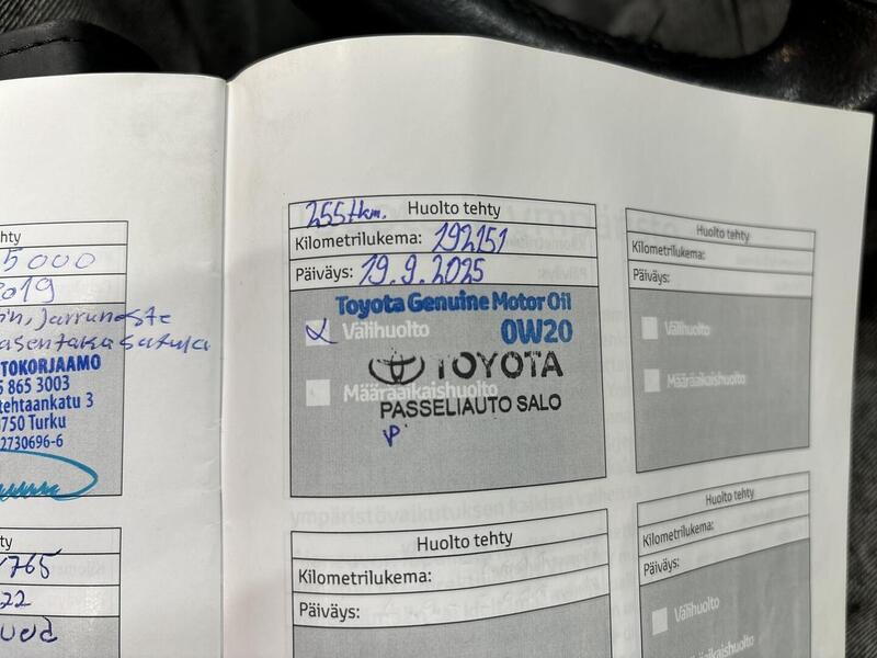 Toyota Avensis vaihtoauto