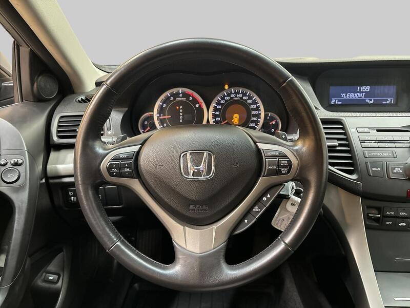 Honda Accord vaihtoauto