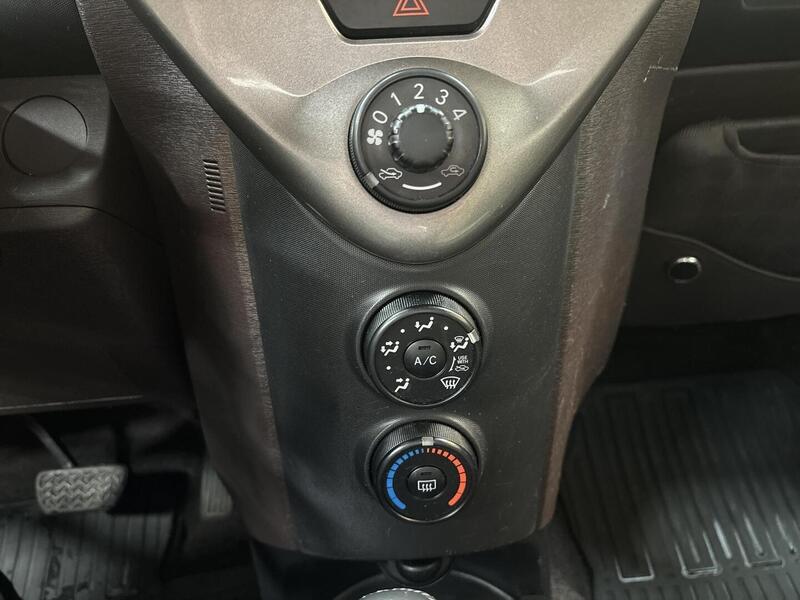 Toyota iQ vaihtoauto