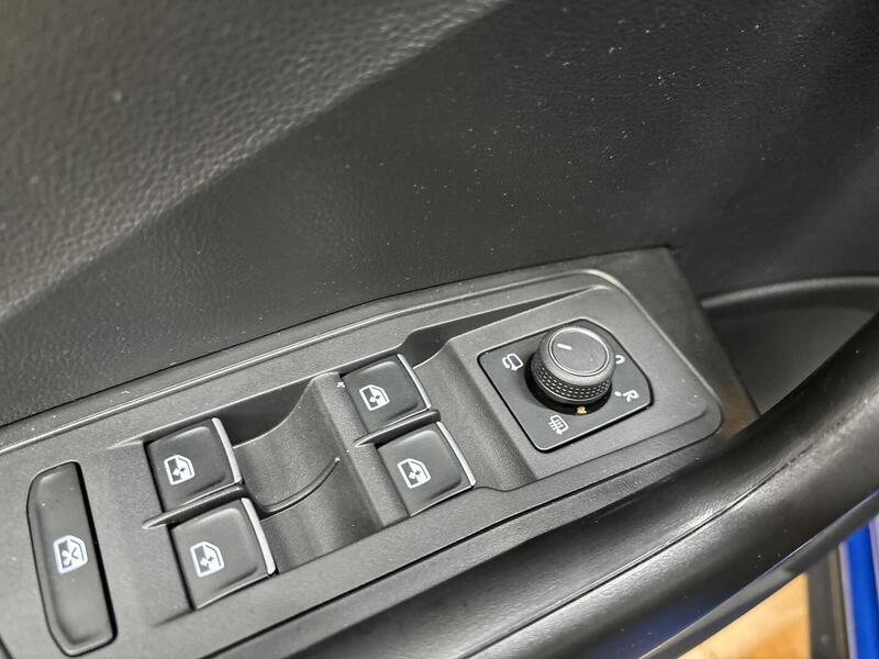 Volkswagen T-Roc vaihtoauto