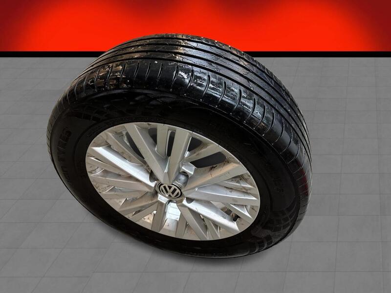 Volkswagen T-Roc vaihtoauto