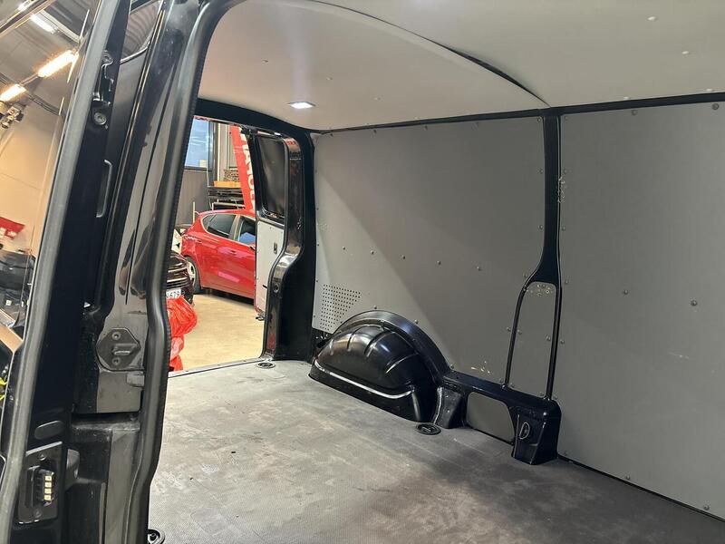 Volkswagen Transporter vaihtoauto