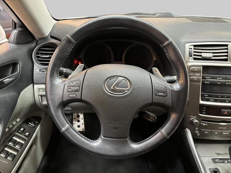 Lexus IS vaihtoauto