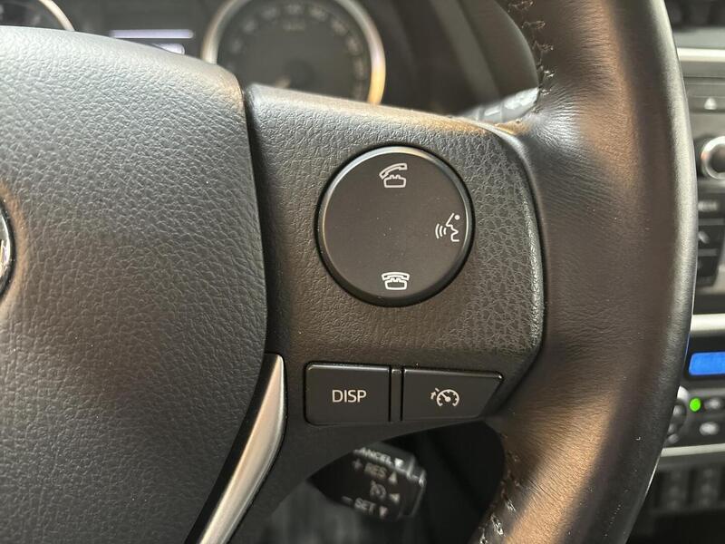 Toyota Auris vaihtoauto