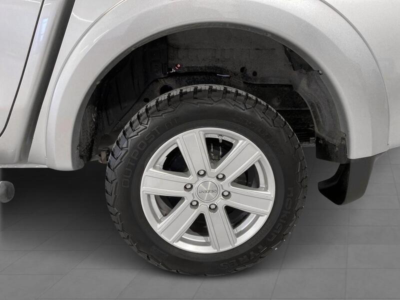 Mitsubishi L-200 vaihtoauto