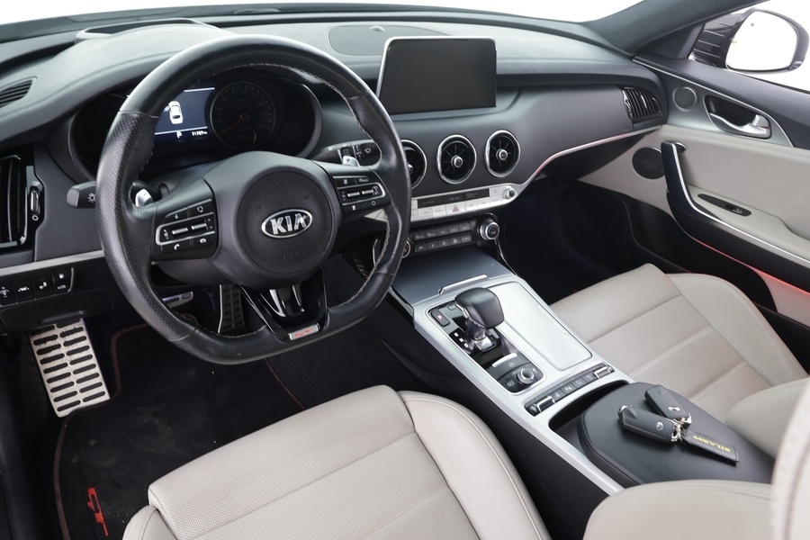 Kia Stinger vaihtoauto