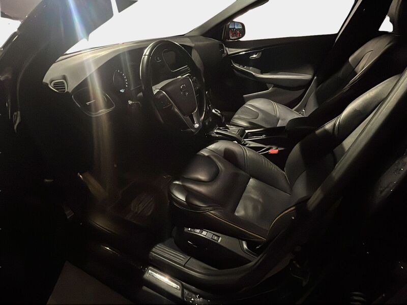 Volvo V40 Cross Country vaihtoauto